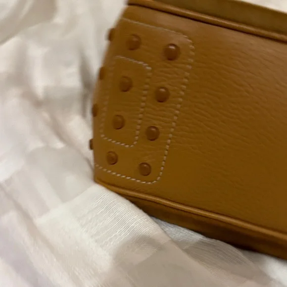 Vintage TOD’S Tan Suede/Natural Hair Shoulder Bag. - Picture 4 of 7